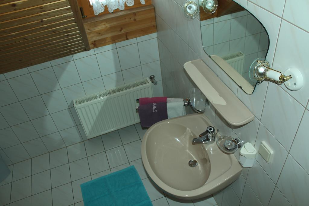 Appartement Pension Grasser Бад Кляйнкирххайм Номер фото