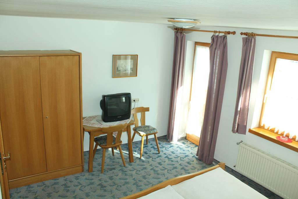 Appartement Pension Grasser Бад Кляйнкирххайм Номер фото